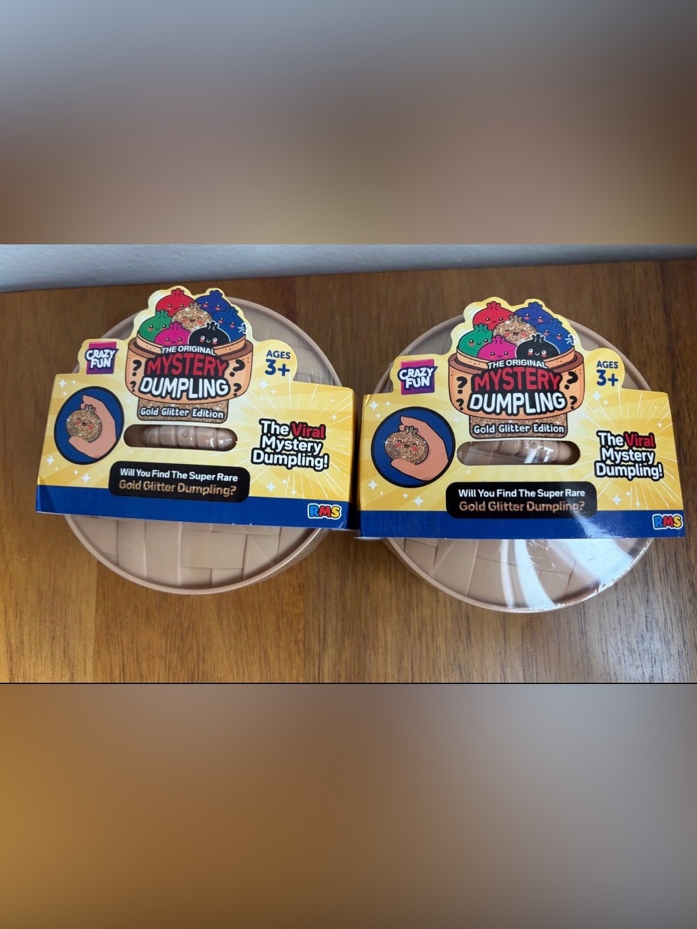 RMS Crazy Fun The Original Mystery Dumpling Gold Glitter Edition Squishy Bun (2)